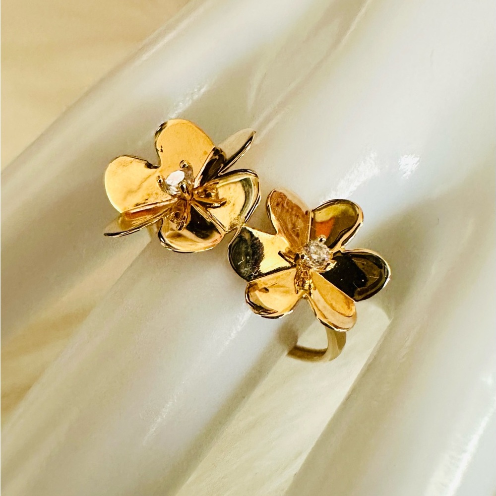 Double Flower Ring with Zirconia Stone. 💛 Real 18(18k) Karat Solid Gold Jewelry